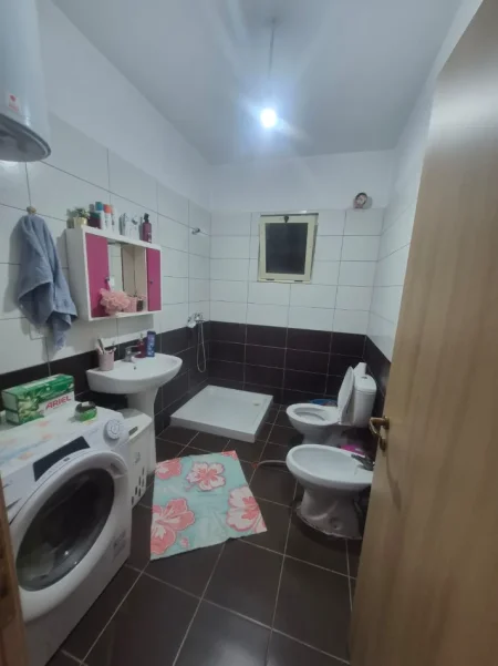 Tirane, jepet me qera apartament 2+1 Kati 2, 500 € (Astir)