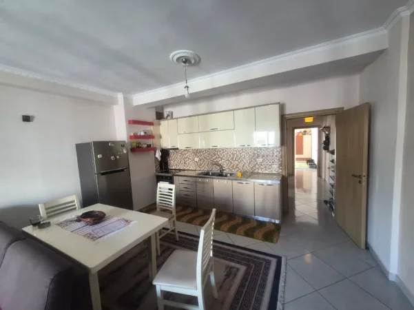 Tirane, jepet me qera apartament 2+1 Kati 2, 500 € (Astir)