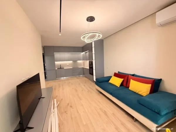 Tirane, jepet me qera apartament 1+1+Ballkon Kati 8, 65 m² 1.100 € (Mine Peza)