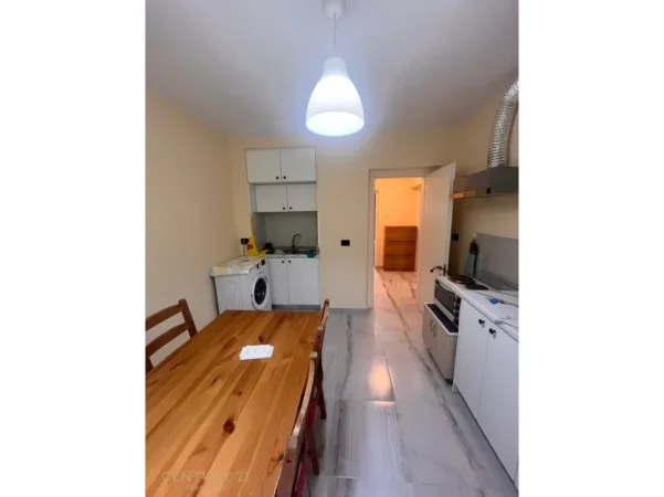 Tirane, shitet apartament 1+1 Kati 3, 55 m² 155.000 € (mine peza)