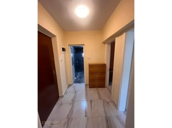 Tirane, shitet apartament 1+1 Kati 3, 55 m² 155.000 € (mine peza)