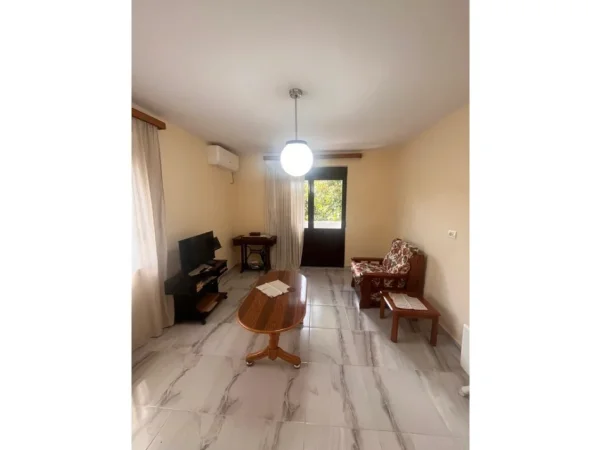 Tirane, shitet apartament 1+1 Kati 3, 55 m² 155.000 € (mine peza)