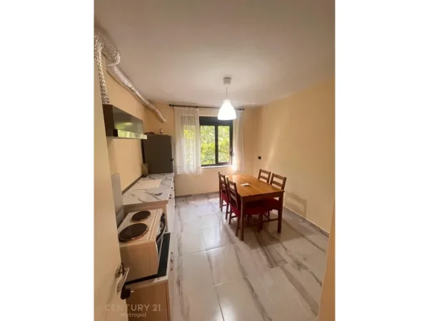 Tirane, shitet apartament 1+1 Kati 3, 55 m² 155.000 € (mine peza)