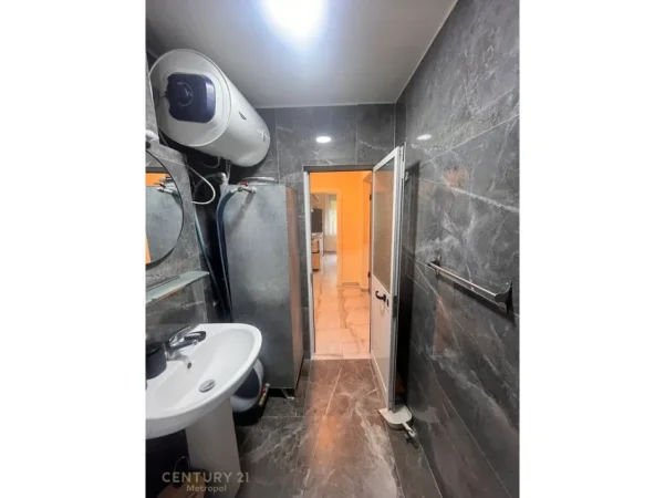 Tirane, shitet apartament 1+1 Kati 3, 55 m² 155.000 € (mine peza)