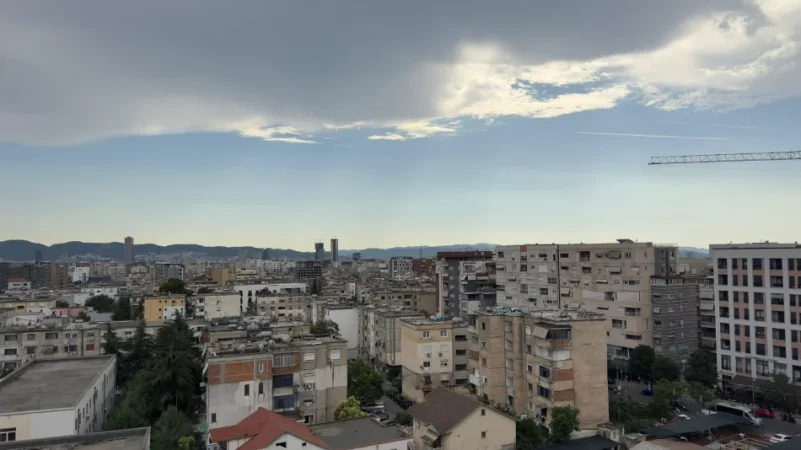 Tirane, jepet me qera apartament 1+1+Ballkon Kati 8, 65 m² 800 € (Green Harmony Residence)