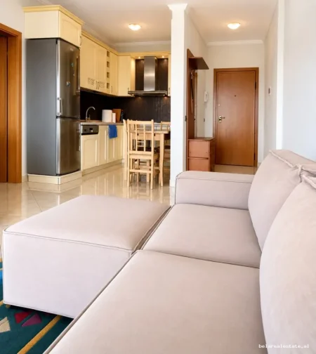 Tirane, jepet me qera apartament 2+1+Ballkon Kati 9, 100 m² 885 € (rruga Brikada e 8)