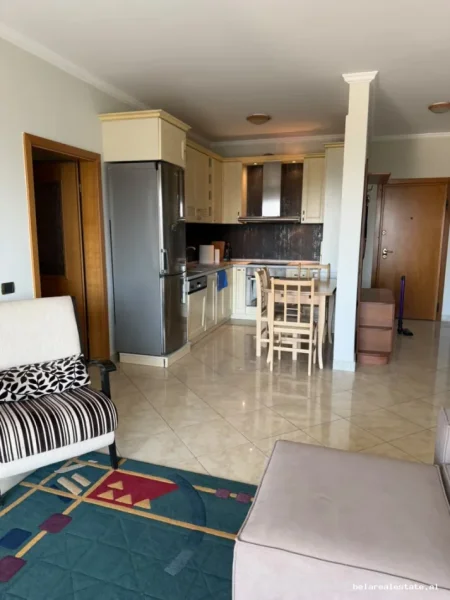 Tirane, jepet me qera apartament 2+1+Ballkon Kati 9, 100 m² 885 € (rruga Brikada e 8)