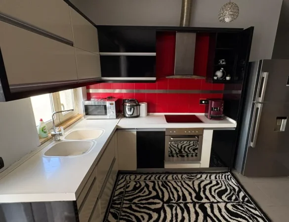 Tirane, jepet me qera apartament 2+1 , 78 m² 650 € 