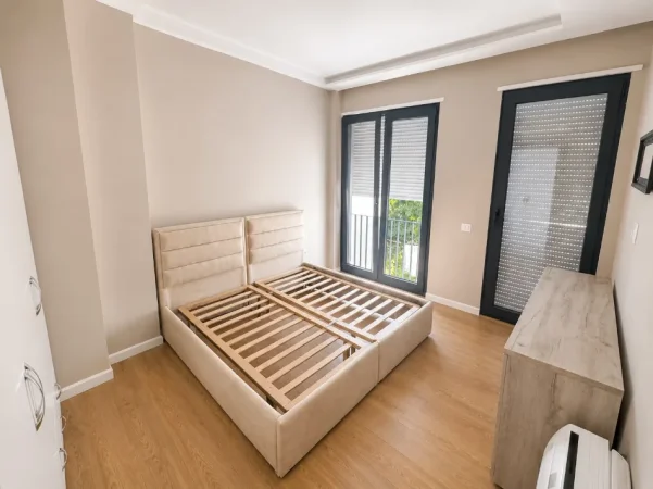 Tirane, jepet me qera apartament 3+1 Kati 2, 125 m² 800 € (Kodra Priftit)