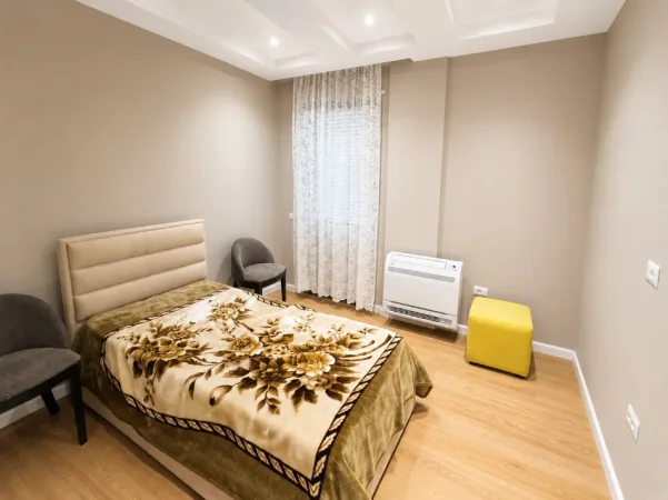 Tirane, jepet me qera apartament 3+1 Kati 2, 125 m² 800 € (Kodra Priftit)