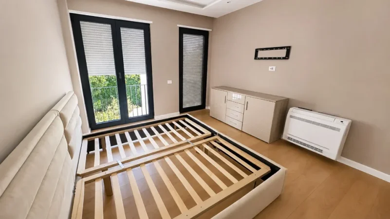 Tirane, jepet me qera apartament 3+1 Kati 2, 125 m² 800 € (Kodra Priftit)