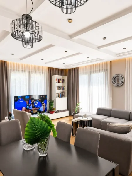 Tirane, jepet me qera apartament 3+1 Kati 1, 125 m² 1.200 € (Kodra Priftit)