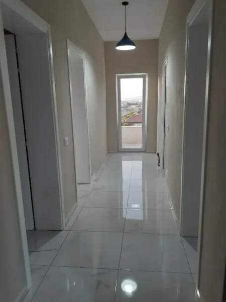 Tirane, jepet me qera apartament 3+1 Kati 3, 115 m² 550 € 