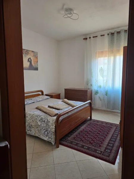 Tirane, jepet me qera apartament 3+1 , 90 m² 600 € 