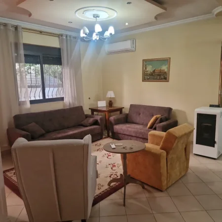 Tirane, jepet me qera Vile Vile 2 Katshe , 300 m² 1.200 € (rruga don bosko , jordan misja , bulevardi i ri)