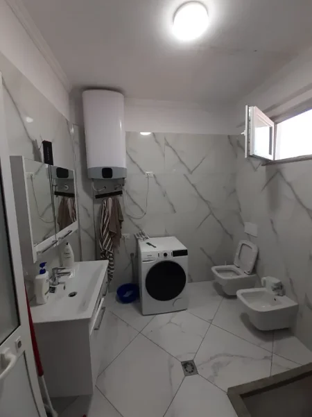 Tirane, jepet me qera Vile Vile 2 Katshe , 170 m² 1.500 € 