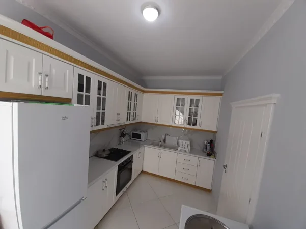 Tirane, jepet me qera Vile Vile 2 Katshe , 170 m² 1.500 € 