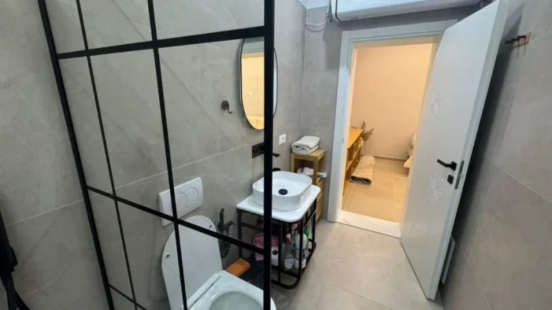 Tirane, jepet me qera apartament 1+1 Kati 2, 600 € 