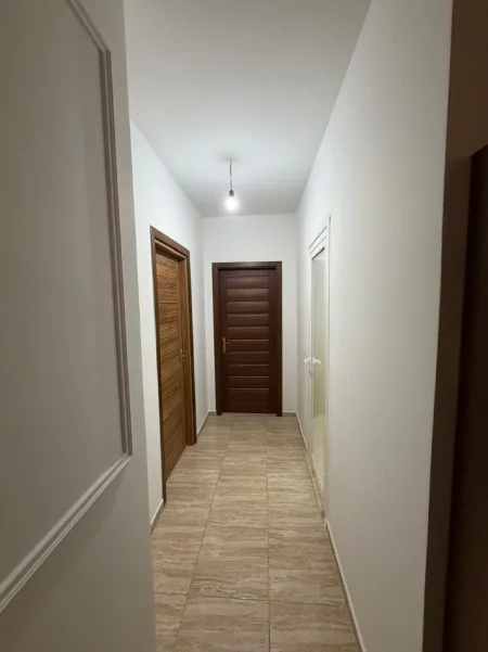 Tirane, jepet me qera apartament 2+1 Kati 5, 110 m² 500 € 