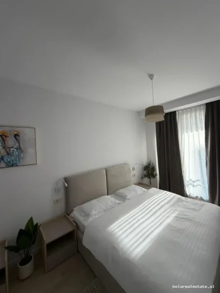 Tirane, jepet me qera apartament 3+1+Ballkon Kati 4, 153 m² 1.900 € (Rezidenca Golden Power)