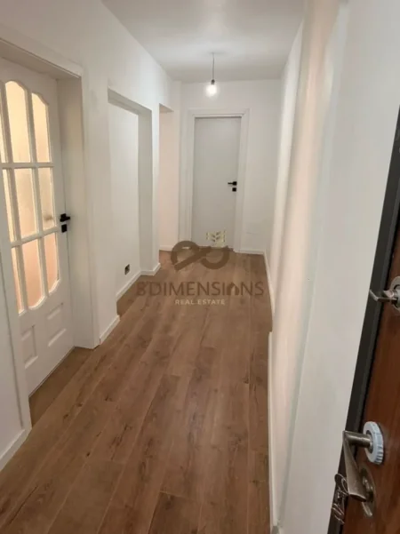 Jepet me qera Apartament 1+1 prane Rruges se Kosovareve (D8241Z-55)