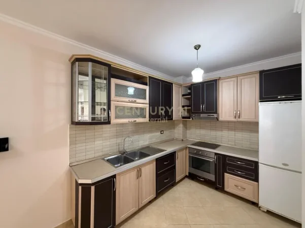 Tirane, shitet apartament 2+1 Kati 6, 85 m² 130.000 € (casa italia)