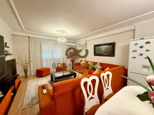 Jepet me qera apartament 2+2 tek Komuna e parisit, prane Pasticeri Nefeli (D8242A-178)