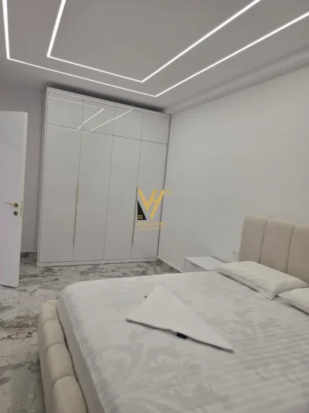 Tirane, jepet me qera apartament 1+1+Ballkon Kati 5, 65 m² 570 € (PASKUQAN)