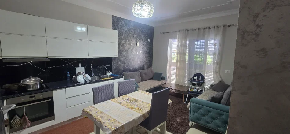 Tirane, jepet me qera Vile 3+1 Kati 2, 180 m² 1.500 € (Baldushk)