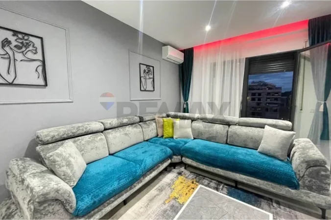 Vlore, jepet me qera apartament 1+1+Ballkon Kati 8, 79 m² 430 € (Rruga Lef Sallata, pran Shkolles se Muzikes, vlore)
