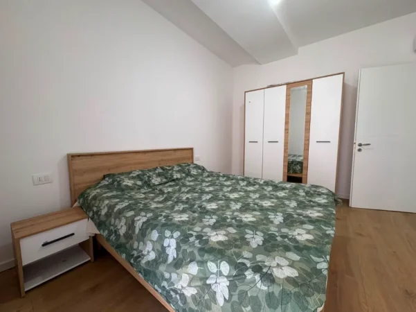 Tirane, jepet me qera apartament 2+1+Ballkon Kati 3, 90 m² 500 € (Urban Gate Astir)