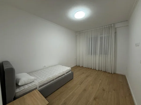 Tirane, jepet me qera apartament 3+1+Ballkon Kati 3, 100 m² 700 € (Rezidenca Klensi, Astir )
