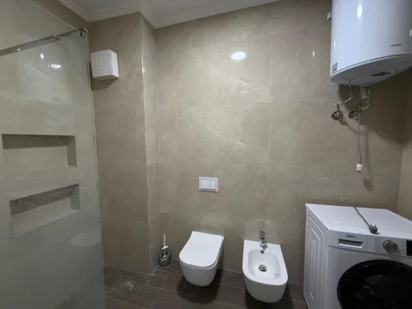 Tirane, jepet me qera apartament 3+1+Ballkon Kati 3, 100 m² 700 € (Rezidenca Klensi, Astir )