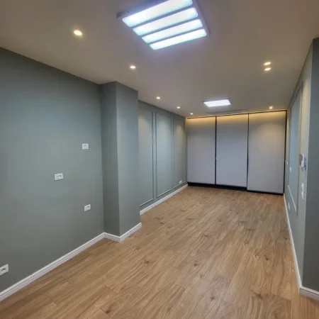 Tirane, jepet me qera zyre Kati 6, 100 m² 1.400 € (Lake View Residence Liqeni Artificial)