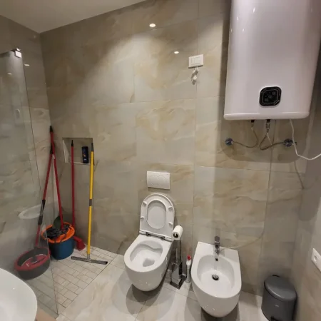 Tirane, jepet me qera zyre Kati 6, 100 m² 1.400 € (Lake View Residence Liqeni Artificial)