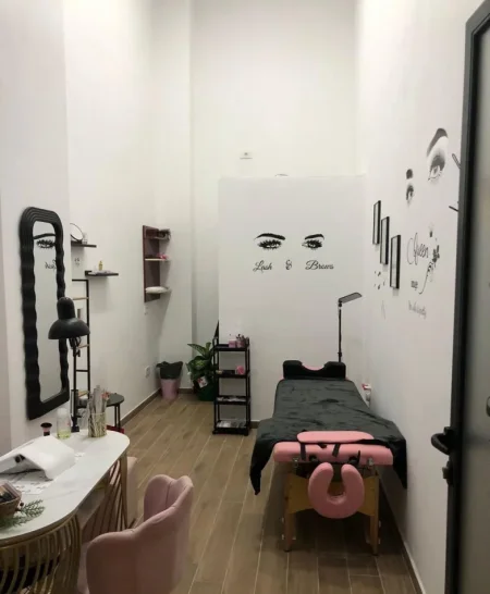Tirane, jepet me qera ambjent biznesi Kati 1, 20 m² 350 € (Don Bosko)