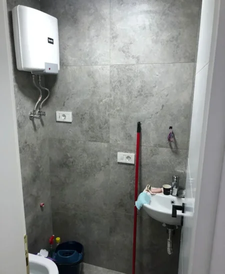 Tirane, jepet me qera ambjent biznesi Kati 1, 20 m² 350 € (Don Bosko)