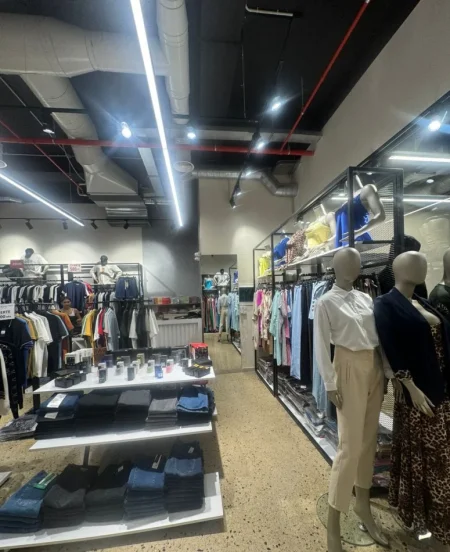 Tirane, shitet ambjent biznesi Kati 2, 88 m² 616.000 € (Rruga 5 Maji, Qendra Tregtare Emerald Center)