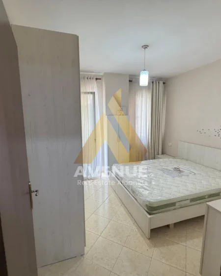 Tirane, jepet me qera apartament 1+1 Kati 4, 52 m² 450 € (Mikel maruli)