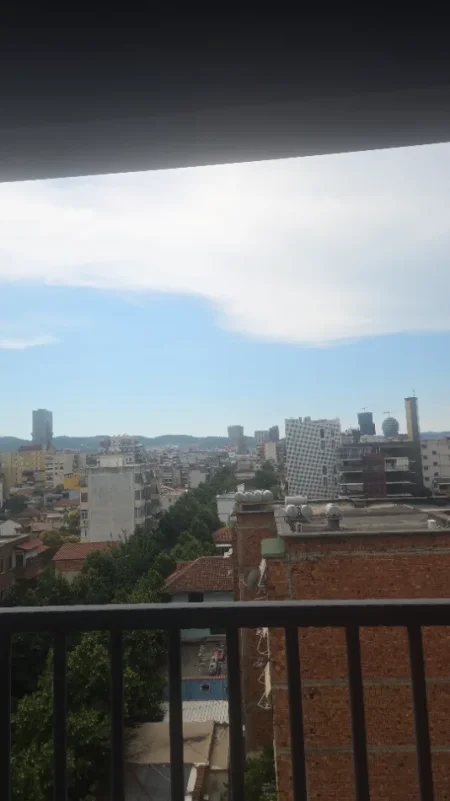 Tirane, jepet me qera 2+1+Ballkon , 105 m² 600 € (Hoxha Tasim)