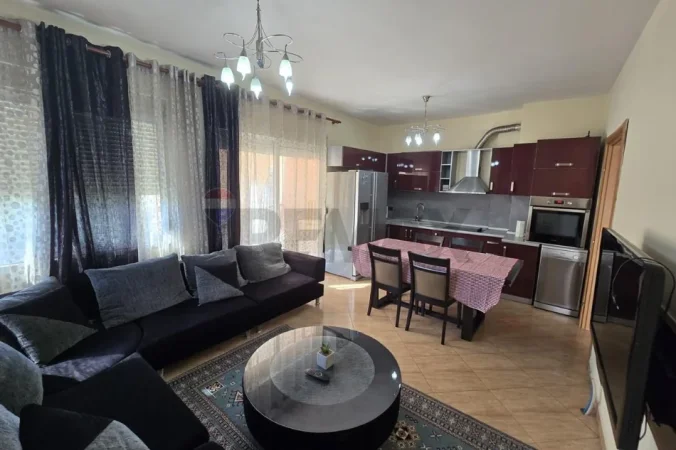 Tirane, jepet me qera apartament 1+1 Kati 2, 65 m² 450 € (Rruga don bosko)