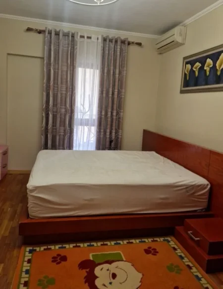 Tirane, jepet me qera apartament 2+1 Kati 5, 130 m² 900 € (RRUGA FORTUZI)