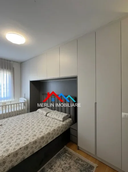 Tirane, jepet me qera apartament 2+1+Ballkon Kati 9, 95 m² 795 € (RRUGA 5 MAJI)