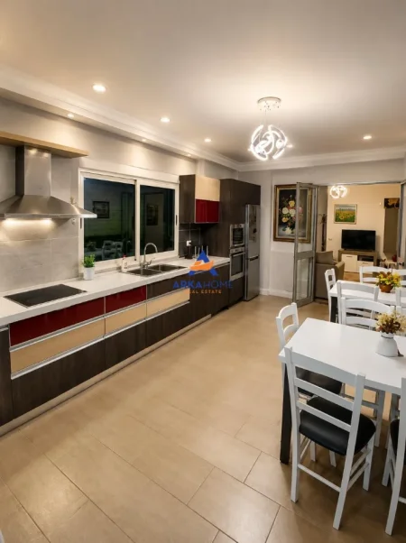 Tirane, jepet me qera apartament 3+1+Ballkon Kati 6, 130 m² 1.060 € 