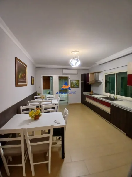 Tirane, jepet me qera apartament 3+1+Ballkon Kati 6, 130 m² 1.060 € 