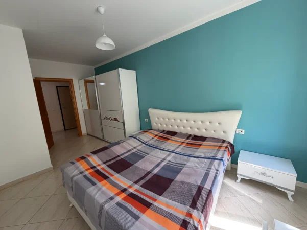 Tirane, jepet me qera apartament 2+1+Ballkon Kati 2, 580 € (Rruga Liqeni i Thate)