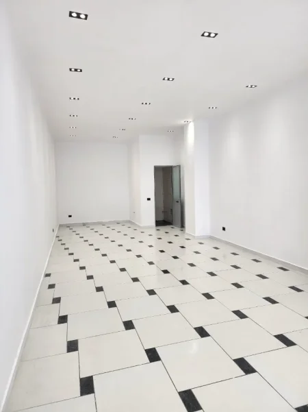 Durres, shitet ambjent biznesi Kati 1, 100 m² 120.000 € (Plazh)