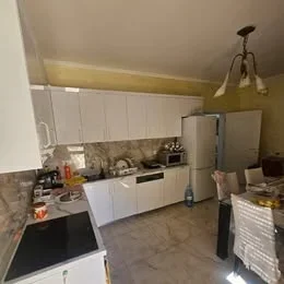 Durres, jepet me qera apartament 3+1+Ballkon Kati 2, 128 m² 500 € (Durres PLAZH Iliria)