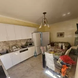 Durres, jepet me qera apartament 3+1+Ballkon Kati 2, 128 m² 500 € (Durres PLAZH Iliria)