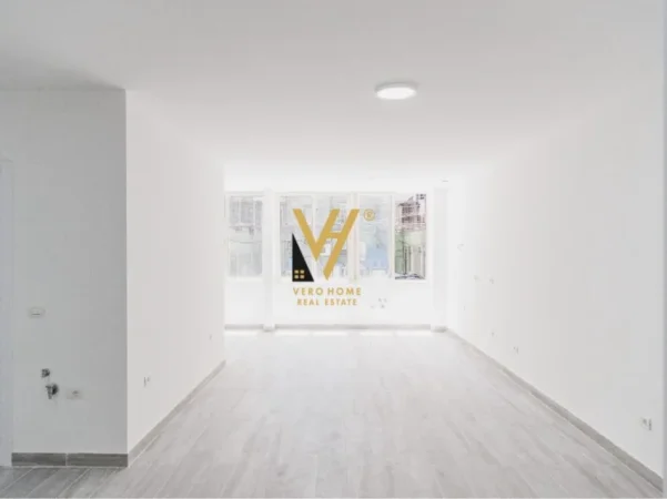 Tirane, jepet me qera zyre Kati 1, 120 m² 1.200 € (PALLATET AGIMI)